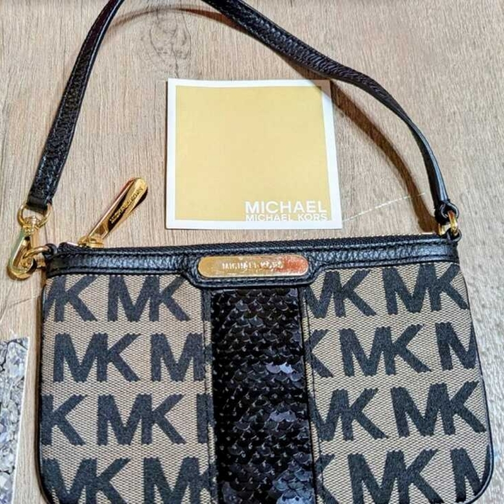 NWT Michael Kors Women's Signature Jacquard Sequin Wristlet MP7 Beige/Black Mini